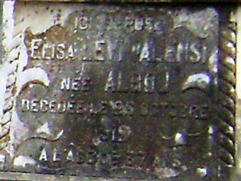 ALBOU Elisa का स्मारक