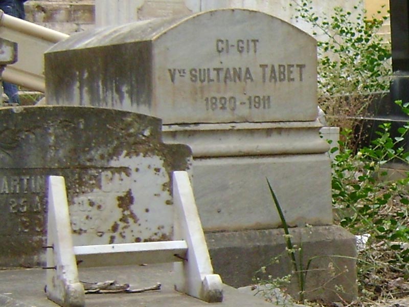 Надгробие TABET Sultana