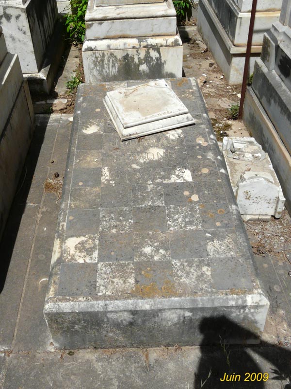 Grafsteen van JOURNAU Edmond