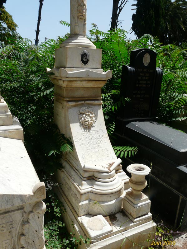 Надгробие GHNASSIA Odette