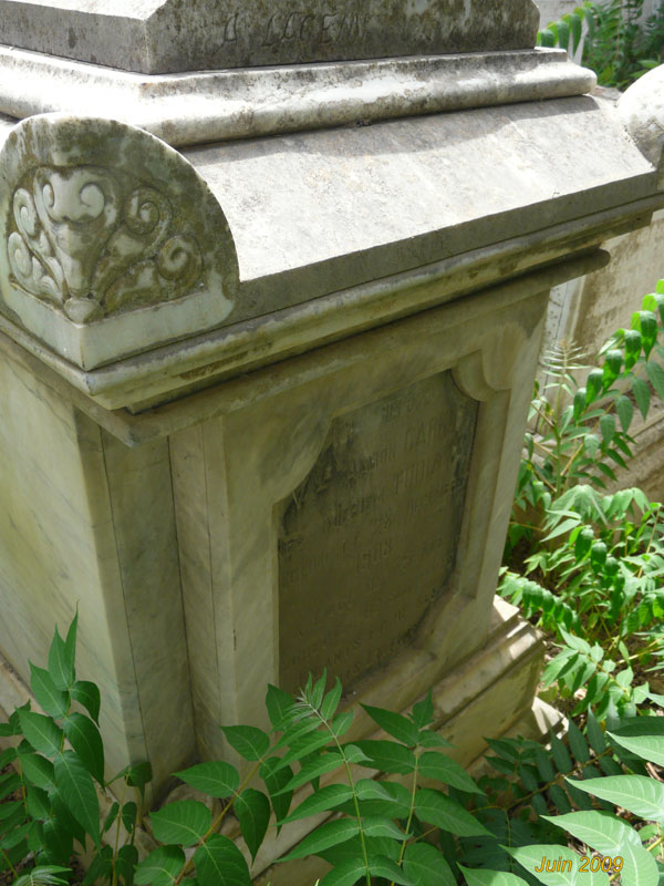 Grafsteen van TUBIANA Mériem
