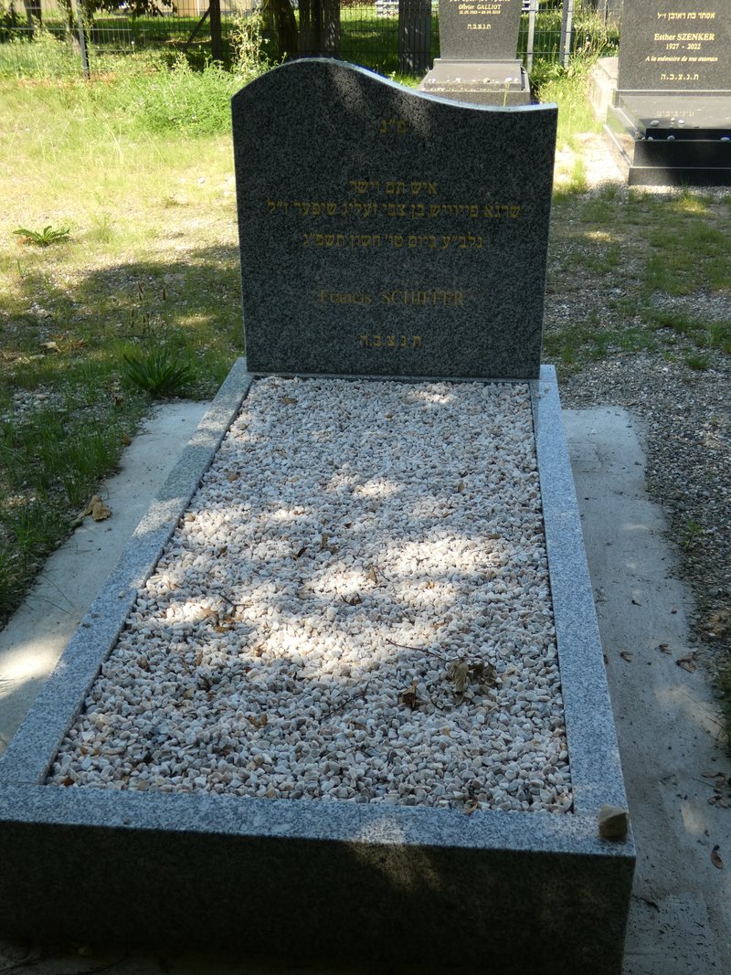 Schiffer Francis fejfája