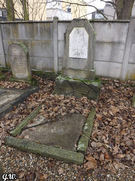 Lápide de Katz Jacques