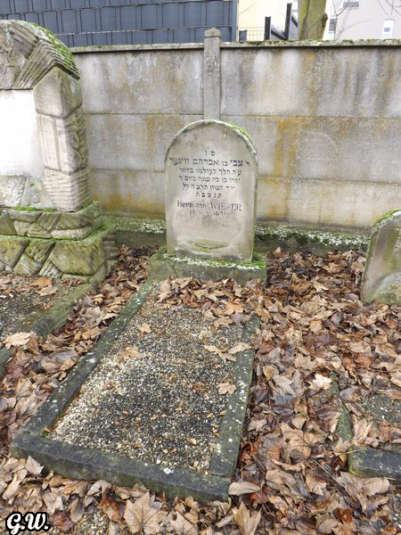 Grafsteen van Wiener Hermann