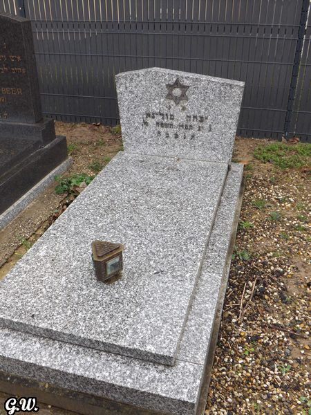 Stèle de Molina Isidore