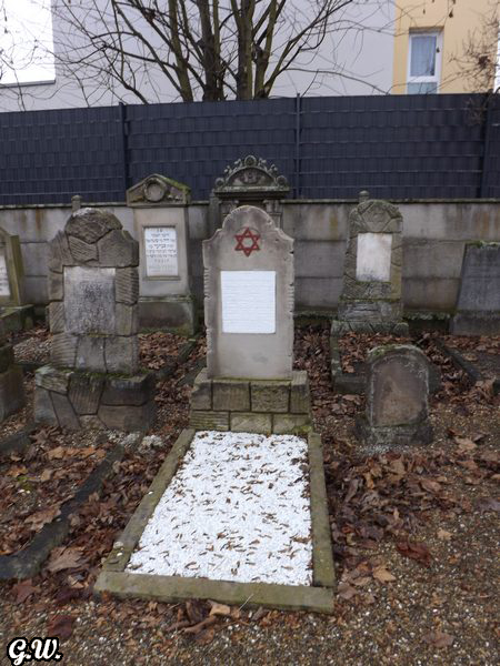 Tombstone of Kopf Maryem