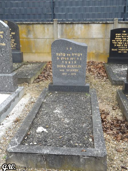Stèle de Kukolin Dora