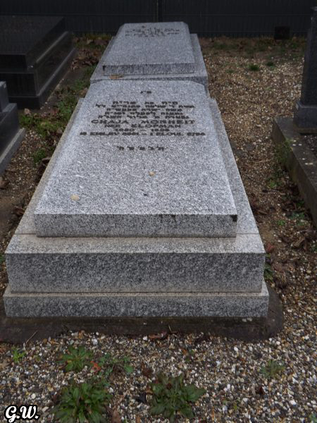 Tombstone of Monheit Chaja
