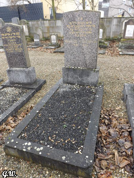 Stèle de Rosenbaum Maurice
