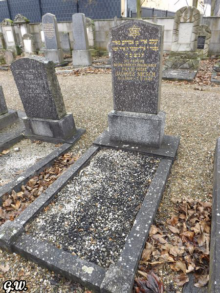 Stèle de Mesch Jacques