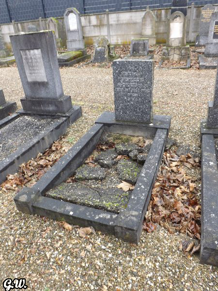 Stèle de Kupferfarb Léa