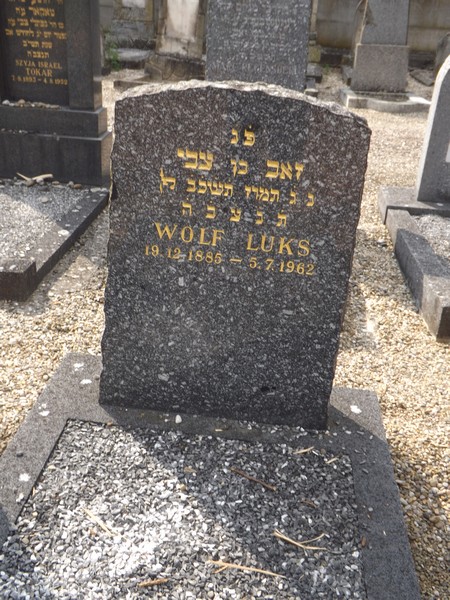 Stèle de Luks Wolf