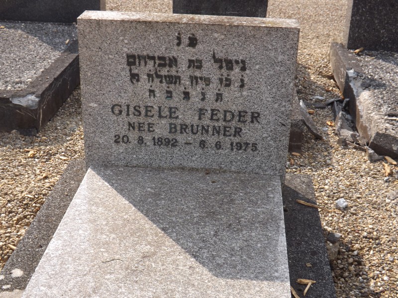 Stèle de Feder Gisèle