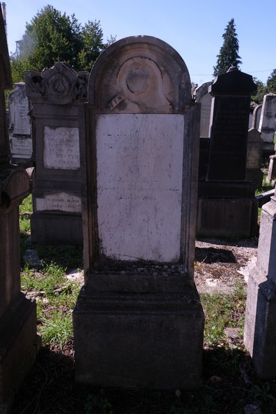 Weill Sara का स्मारक