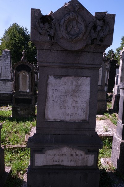 Estela de Bloch raphaël