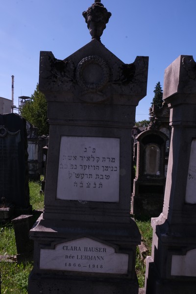 Hauser Clara fejfája