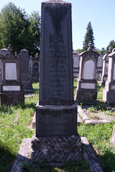 מצבת Weill Henriette
