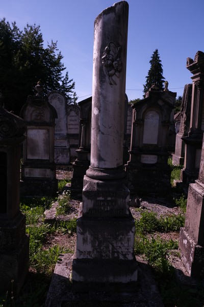 מצבת Rueff Ernest