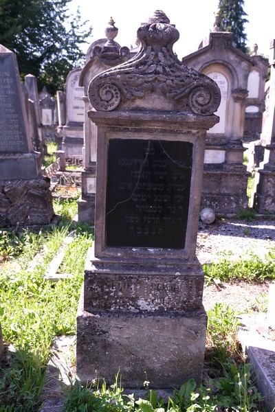 Stèle de Blum Elie