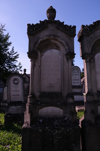 Lazarus Jacob का स्मारक
