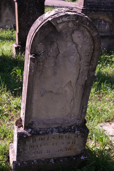 Stèle de Hauser Jacques