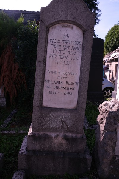 Stèle de Bloch Mélanie