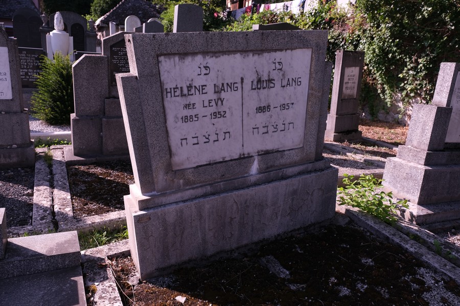 Tombstone of Lang Louis