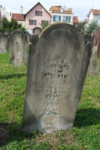شاهدة قبر Bloch Fromet
