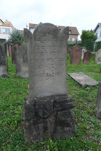 Grabstein von Lévy Joseph