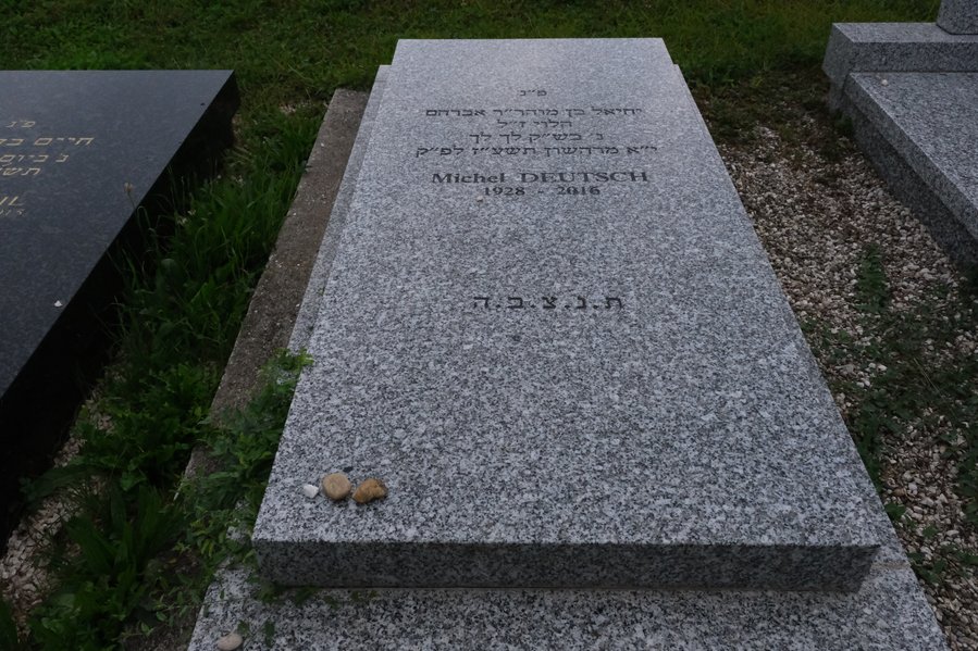 Grafsteen van Deutsch Michel