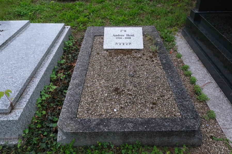 Tombstone of Héni Andrée