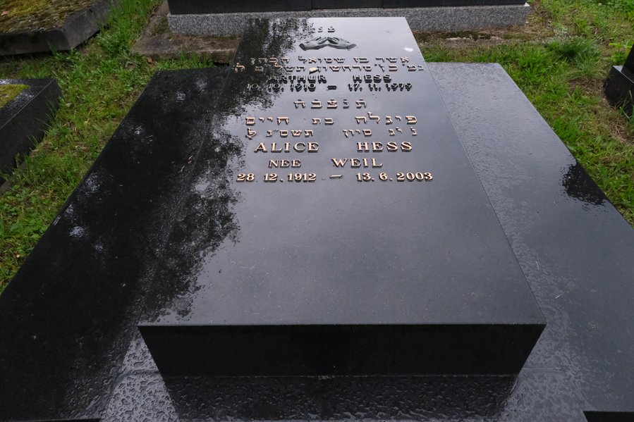 Hess Alice का स्मारक
