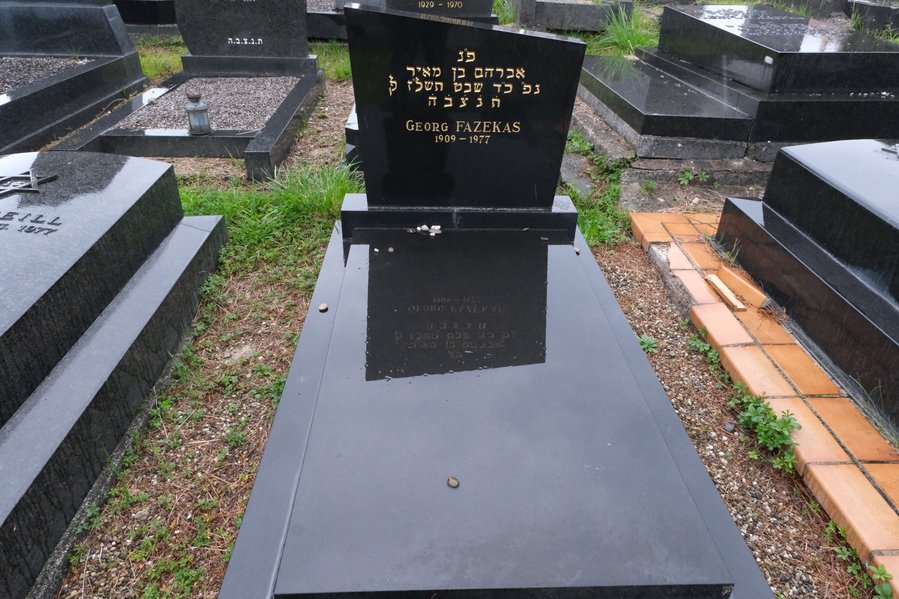 Stèle de Fazekas Georg