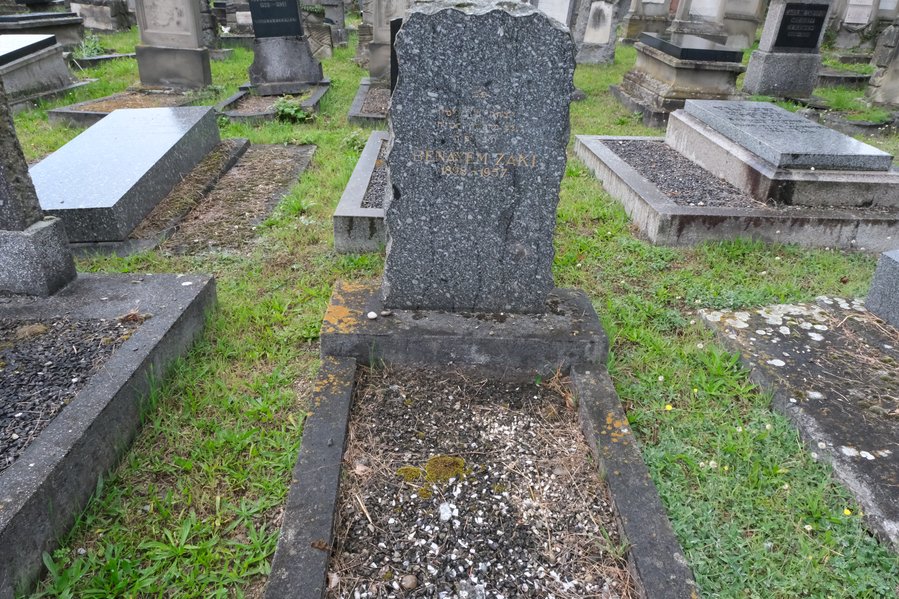Benayam Zaki 的墓碑
