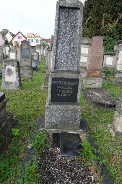 Stèle de Dreyfus Caroline
