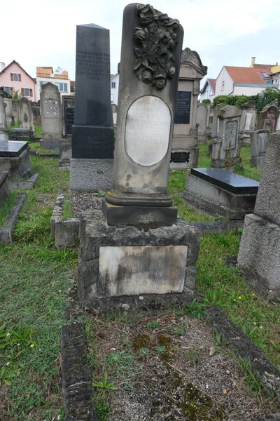 Estela de Blum Fanny