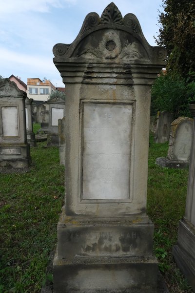 Kahn Célestine fejfája