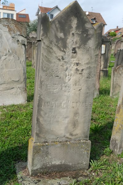 Metzger Nanette का स्मारक