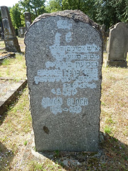 Tombstone of Bloch Simon
