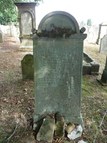 Grafsteen van Strauss Thérèse
