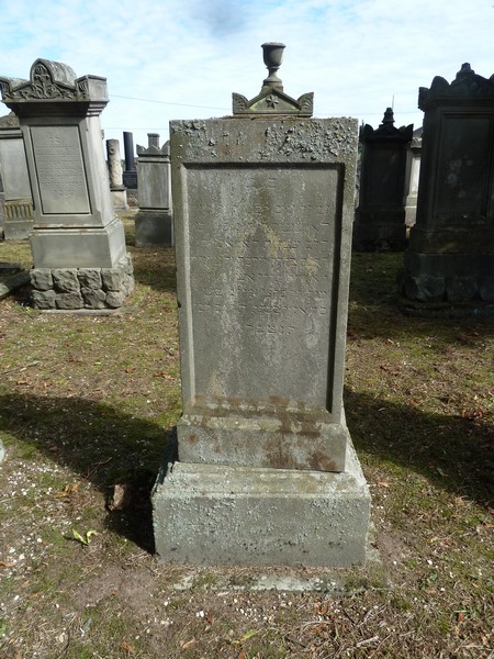 Tombstone of Welsch Caroline
