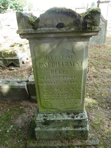 מצבת Ruef Joseph Ernest