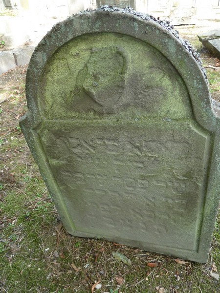 Grafsteen van Lévy Rodolphe