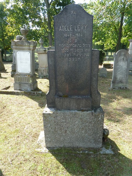 Lévy Adèle fejfája