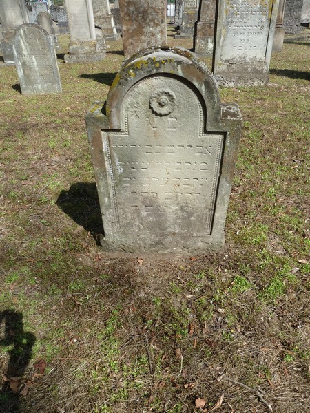 Lévy Victor fejfája