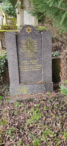 Grafsteen van Michel Herz