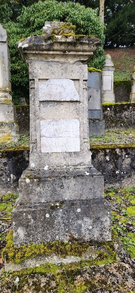 Stèle de Bloch Louis