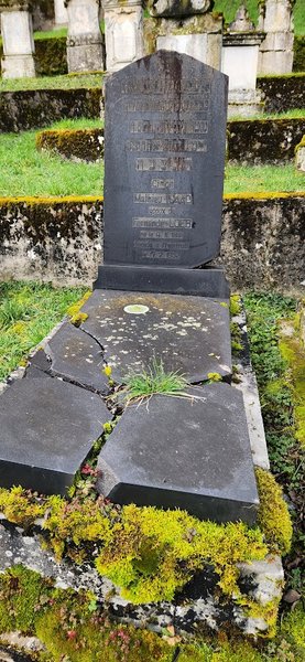 Grabstein von Isaac Mathieu
