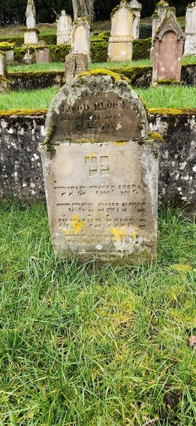 מַצֵּבה פון Bloch Jacob
