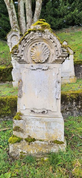 Lápide de Michel August